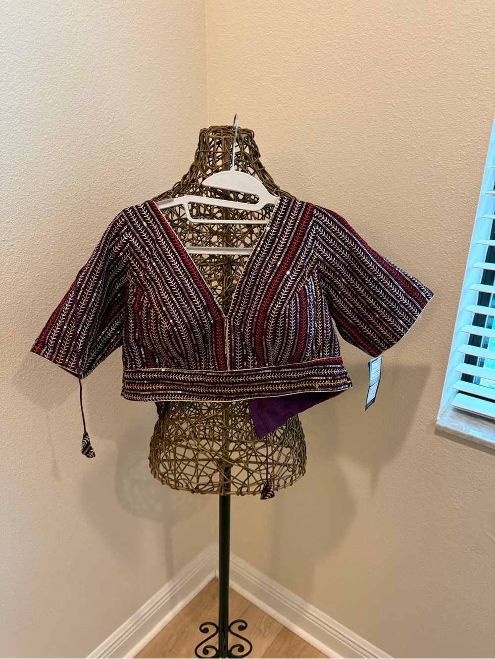 Striped V-Neck Short Sleeve Women’s Top in Burgundy